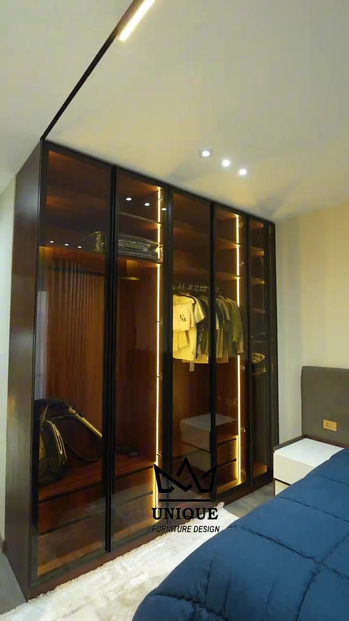 Dressing room reel cover